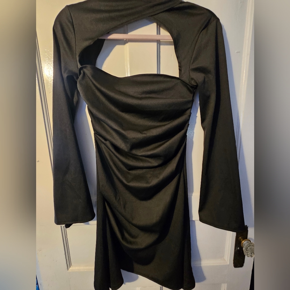 Elegant Black Long-Sleeve Dress